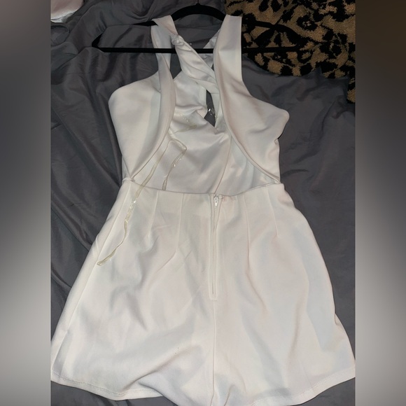 NWOT Crystal Sky White Romper Sz. M - Picture 4 of 8